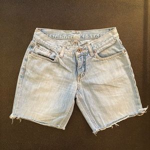 Low rise Zoomp shorts light wash